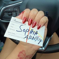 Lee Spa & Nails - Sophia for nails , arny for toes