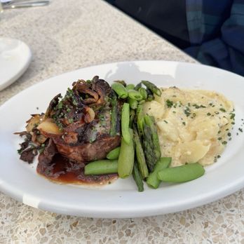 The Henry - Filet Mignon, accidentally served instead of short ribs - New American Near Me - Carlsbad, California The Henry - Filet Mignon, accidentally served instead of short ribs - New American Near Me - Carlsbad, California