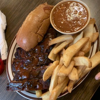 Chris' & Pitt's - BBQ ribs - Barbeque Near Me - Downey, California