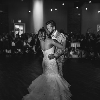 Kyle Cleveland Photo - Gorgeous black and white photo taken at Epic Event Center in Marion, Iowa just outside of Cedar Rapids - Session Photography Near Me Kyle Cleveland Photo - Gorgeous black and white photo taken at Epic Event Center in Marion, Iowa just outside of Cedar Rapids - Session Photography Near Me