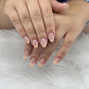 LA Nails - Nail Salons Near Me - Saint Paul, Minnesota