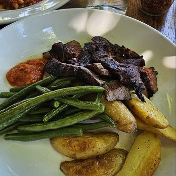 Rustic, Francis's Favorites - Skirt steak, green beans, and fingerling potato - Italian Near Me - Geyserville, California Rustic, Francis's Favorites - Skirt steak, green beans, and fingerling potato - Italian Near Me - Geyserville, California