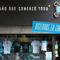 Mil Novecientos Cinco - Tambien esta el local en Chacabuco que fue el primero.