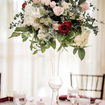 The Bouquet Butler - Table centerpiece. Photo by BlackTieandco - Floral Designers Near Me The Bouquet Butler - Table centerpiece. Photo by BlackTieandco - Floral Designers Near Me