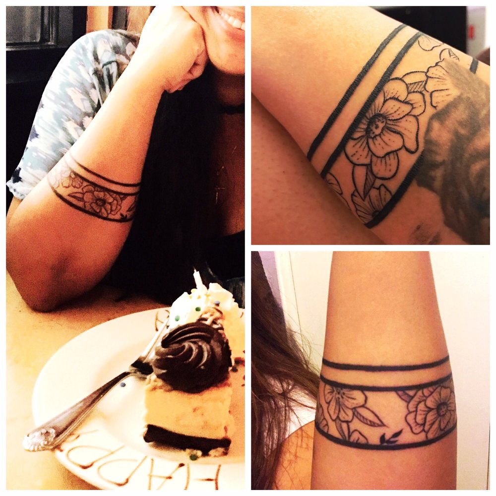 Bands and flowers done by Dr. Z. Faded rose is not his work! Bands and flowers done by Dr. Z. Faded rose is not his work!