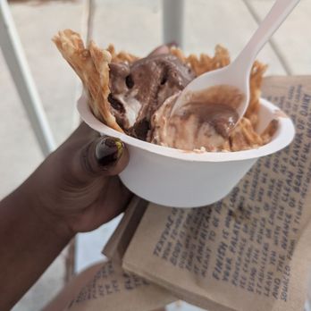 Jeni's Splendid Ice Creams - Ice Cream & Frozen Yogurt Near Me - Austin, Texas Jeni's Splendid Ice Creams - Ice Cream & Frozen Yogurt Near Me - Austin, Texas