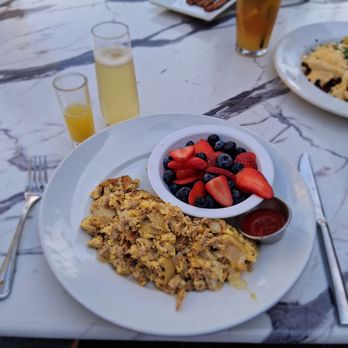 Jimmy B's - Turkey Scramble with Mixed Berries - Cocktail Bars Near Me - Palm Springs, California