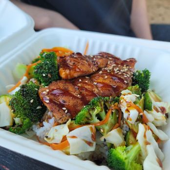 Dawa Sushi - Crispy Salmon - Food Trucks Near Me - Austin, Texas