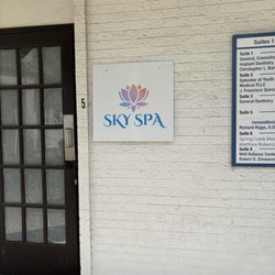 Sky Spa - The door into the business. Not sure if it's always locked but when I wiggled the handle someone opened it for me.