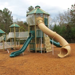 Harbins Park - Several cool playgrounds