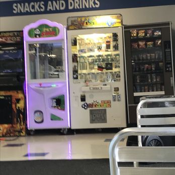 Baldwin 24hr Coin Laundry - Snacks - Laundromat Near Me - Pontiac, Michigan