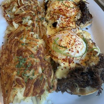 Kitch Cafe - Egg Benedict- beef short ribs - Breakfast & Brunch Near Me - Fullerton, California