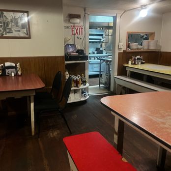 Al the Wop's - Kitchen view - American Near Me - Walnut Grove, California
