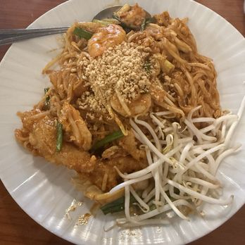 Mama Surang's Thai Kitchen - Pad Thai - Thai Near Me - Las Vegas, Nevada