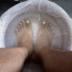 Foot Massage Spa - Foot Soak before every foot massage