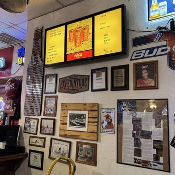 Eischen's Bar - Bars Near Me - Okarche, Oklahoma