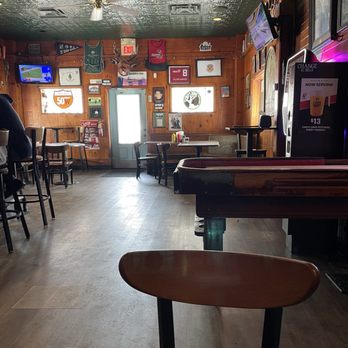 Salem Gardens - Seating - Burgers Near Me - Cincinnati, Ohio