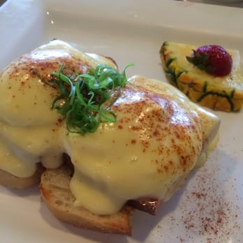 Moena Café - Eggs Benedict with Taylor ham - Cafes Near Me - Honolulu, Hawaii Moena Café - Eggs Benedict with Taylor ham - Cafes Near Me - Honolulu, Hawaii