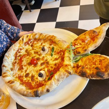 Villa Sophia - Child's pizza for my toddler! She loved it and ate so WELL! - Italian Near Me - Paris, 75 Villa Sophia - Child's pizza for my toddler! She loved it and ate so WELL! - Italian Near Me - Paris, 75