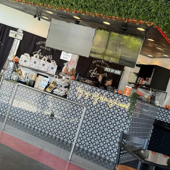Jolene's - Ewa Beach - The counter where you order - Burgers Near Me - Ewa Beach, Hawaii