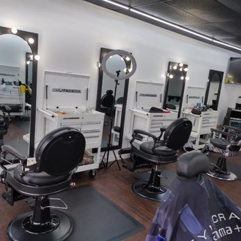 La Familia Barber Studio - Barbers Near Me - Chamblee, Georgia La Familia Barber Studio - Barbers Near Me - Chamblee, Georgia