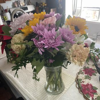 Calas Boutique Floral - Flowers & Gifts Near Me - Hamilton Township, New Jersey