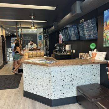 Lucid Juice Shadyside - Counter - Juice Bars & Smoothies Near Me - Pittsburgh, Pennsylvania Lucid Juice Shadyside - Counter - Juice Bars & Smoothies Near Me - Pittsburgh, Pennsylvania