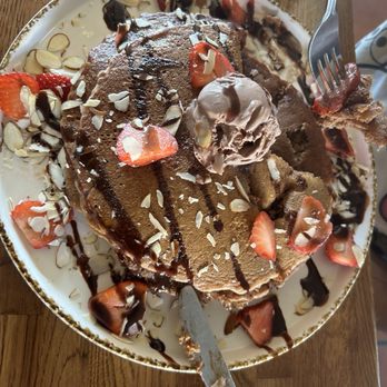Madres Brunch - Chocolate Pancakes - Breakfast & Brunch Near Me - Bellflower, California Madres Brunch - Chocolate Pancakes - Breakfast & Brunch Near Me - Bellflower, California