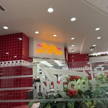In-N-Out Burger - August 2025 - Burgers Near Me - Lincoln, California In-N-Out Burger - August 2025 - Burgers Near Me - Lincoln, California