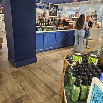 Bath & Body Works - Inside of the store - Cosmetics & Beauty Supply Near Me - Culver City, California Bath & Body Works - Inside of the store - Cosmetics & Beauty Supply Near Me - Culver City, California