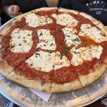 Mondo - Margherita Pizza - Pizza Near Me - Middletown, Connecticut