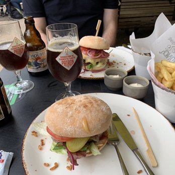 Ellis Gourmet Burger - Burgers Near Me - Antwerp, VAN