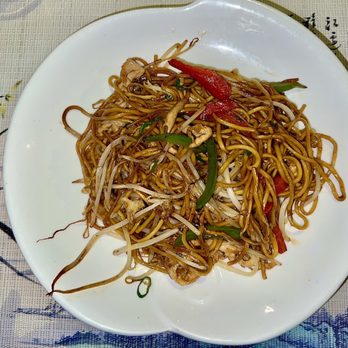 Restaurante Ming - Fried Noodles - Chinese Near Me - Seville, SE