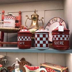 Front Porch Antique Market - French country enamel!