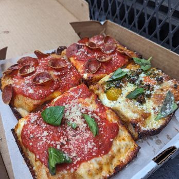 Quarter Sheets - Pizza Near Me - Los Angeles, California