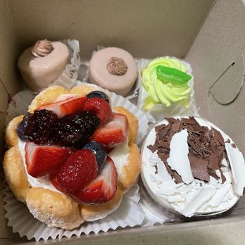 Sweet Dreams - Bakeries Near Me - Warren, Michigan