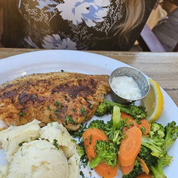 Moby Dick Restaurant - American Near Me - Santa Barbara, California