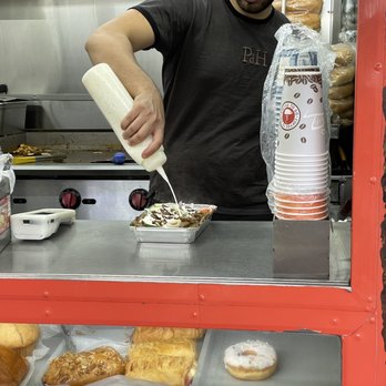 LaGuardia - Yum - Food Trucks Near Me - Queens, New York LaGuardia - Yum - Food Trucks Near Me - Queens, New York