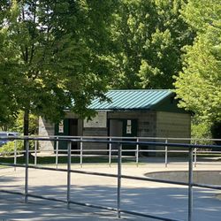 Grants Pass Skate Park - Clean bathrooms
