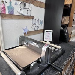 Art and Happiness - Die cut station