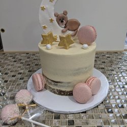 Cupcake Junkie Bakery & Cafe - Custom Baked Cakes