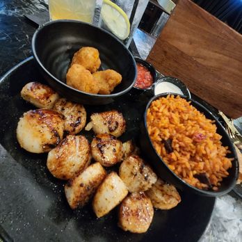 Ma Daisy’s Porch - Scallops & red rice - Seafood Near Me - Bluffton, South Carolina Ma Daisy’s Porch - Scallops & red rice - Seafood Near Me - Bluffton, South Carolina