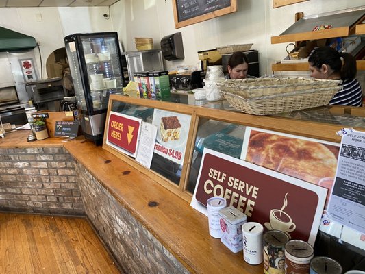 Benny's Bagels by null