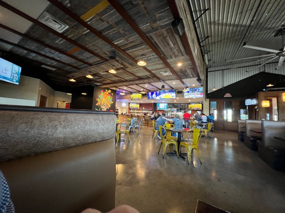 Santo Patio, Del Valle Roadtrippers