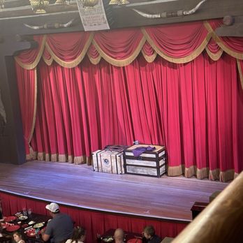 Hoop-Dee-Doo Musical Revue - Performing Arts Near Me - Lake Buena Vista, Florida Hoop-Dee-Doo Musical Revue - Performing Arts Near Me - Lake Buena Vista, Florida