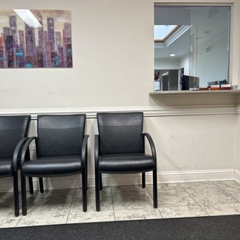 Mevorah & Giglio Law Offices - Waiting area - Personal Injury Law Near Me - Bloomingdale, Illinois Mevorah & Giglio Law Offices - Waiting area - Personal Injury Law Near Me - Bloomingdale, Illinois