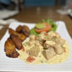 Peppers Bar & Grill - Mahi Mahi with Sweet Fried Plantains as Side item