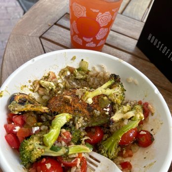 Fresh Kitchen Miami Midtown - Built my own bowl - New American Near Me - Miami, Florida Fresh Kitchen Miami Midtown - Built my own bowl - New American Near Me - Miami, Florida