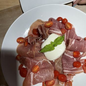Piola Memorial - Pachino caprese - Pizza Near Me - Houston, Texas Piola Memorial - Pachino caprese - Pizza Near Me - Houston, Texas