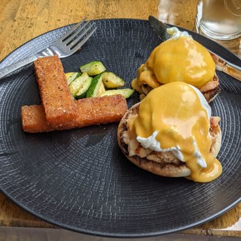 White Barn Inn - Lobster eggs Benedict - Hotels Near Me - Kennebunk, Maine